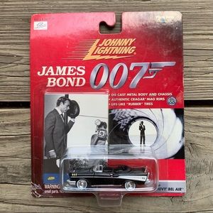 NEW in Box 1999 90s James Bond Hot Wheels Toy Racing Car